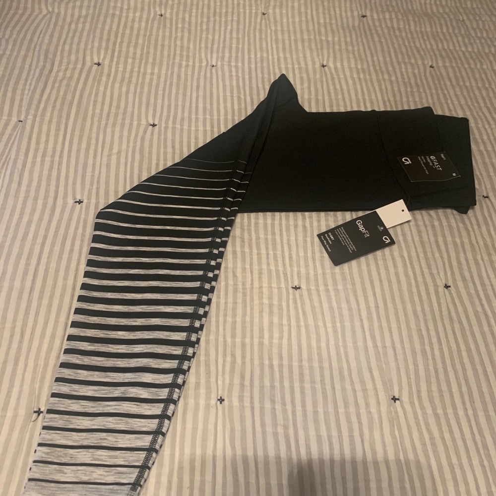 Gap G Fast Leggings size M
